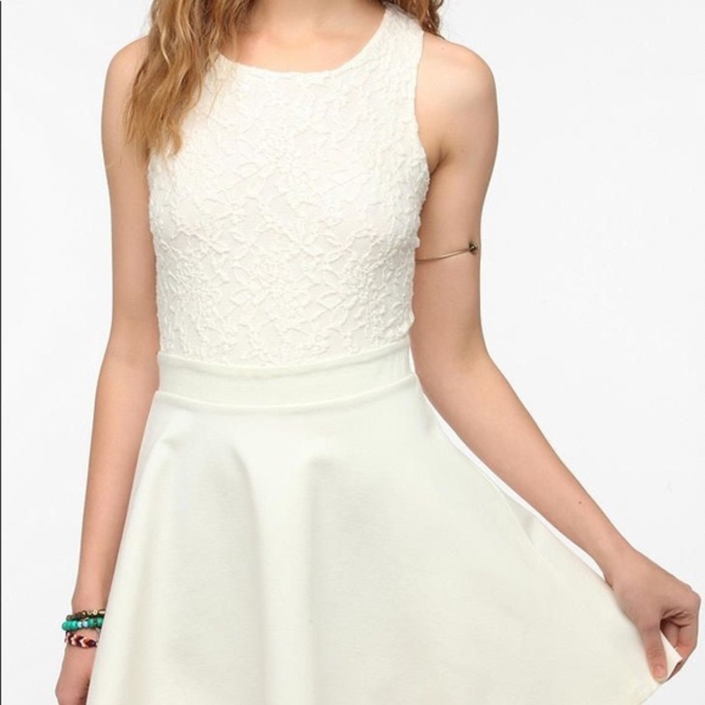 Urban Outfitters Kimchi‎ Blue Cream Lace Skater Dress Fit Flare Backless Medium